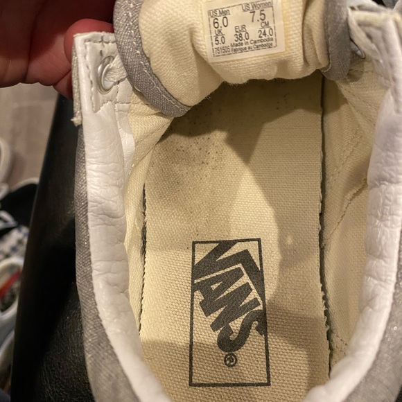 Old Skool Vans, women sz 7.5/men sz 6, shimmery silver gray color - Picture 7 of 8